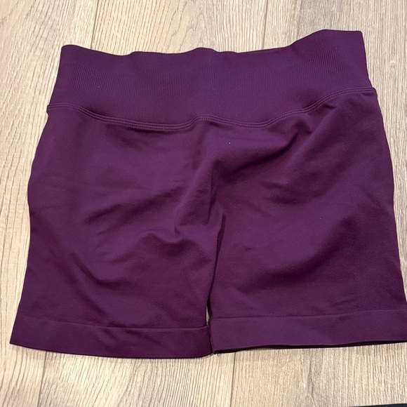 Purple short - Picture 2 of 3